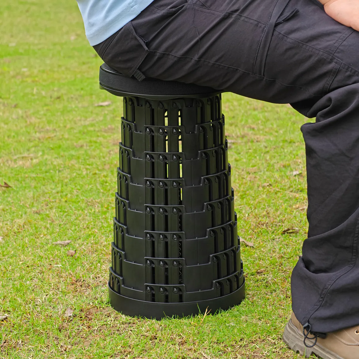 HOME USE πτυσσόμενο καρεκλάκι HUH-0262 με μαξιλάρι, αντοχή έως 250kg, 25.5x45.5cm, μαύρο